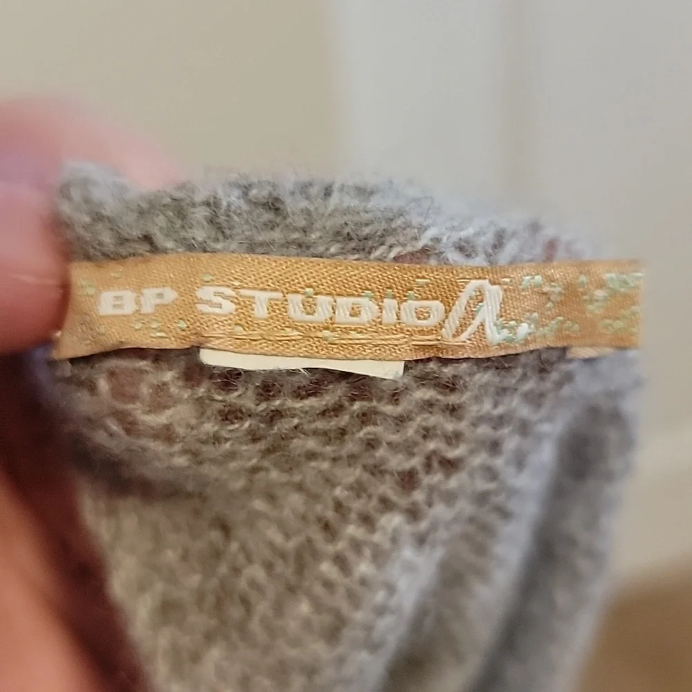 BP Studio Gray Knit Scarf - Picture 4 of 4